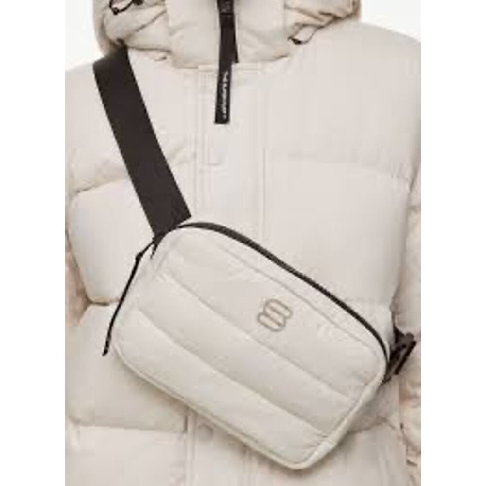 Aritzia The Super Puff Bag in the cliMATTE finish